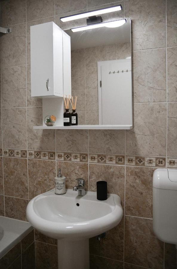 Crown Apartment 2 수보티차 외부 사진