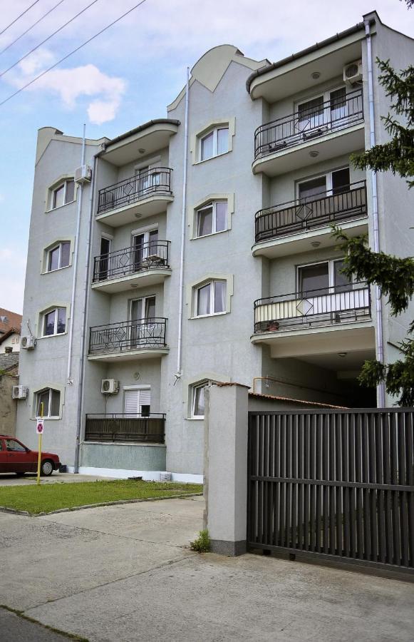 Crown Apartment 2 수보티차 외부 사진