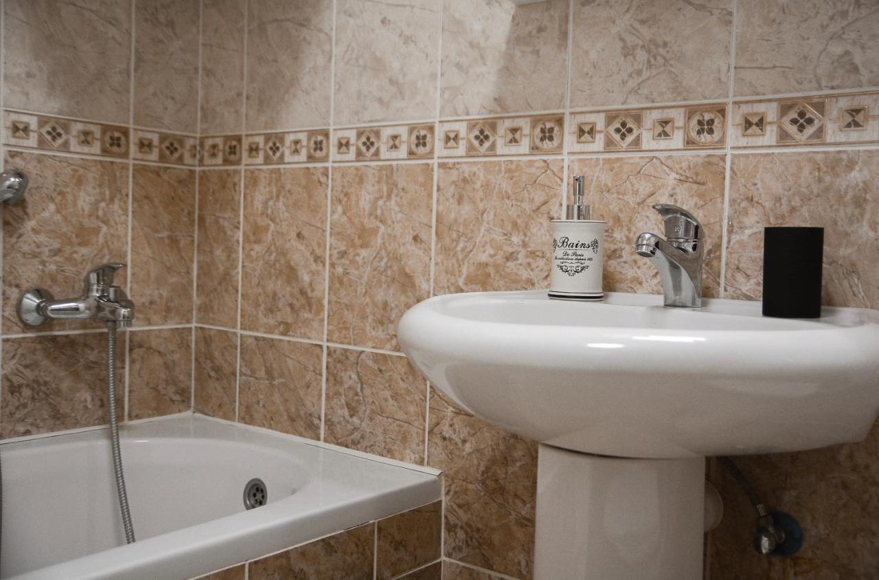 Crown Apartment 2 수보티차 외부 사진